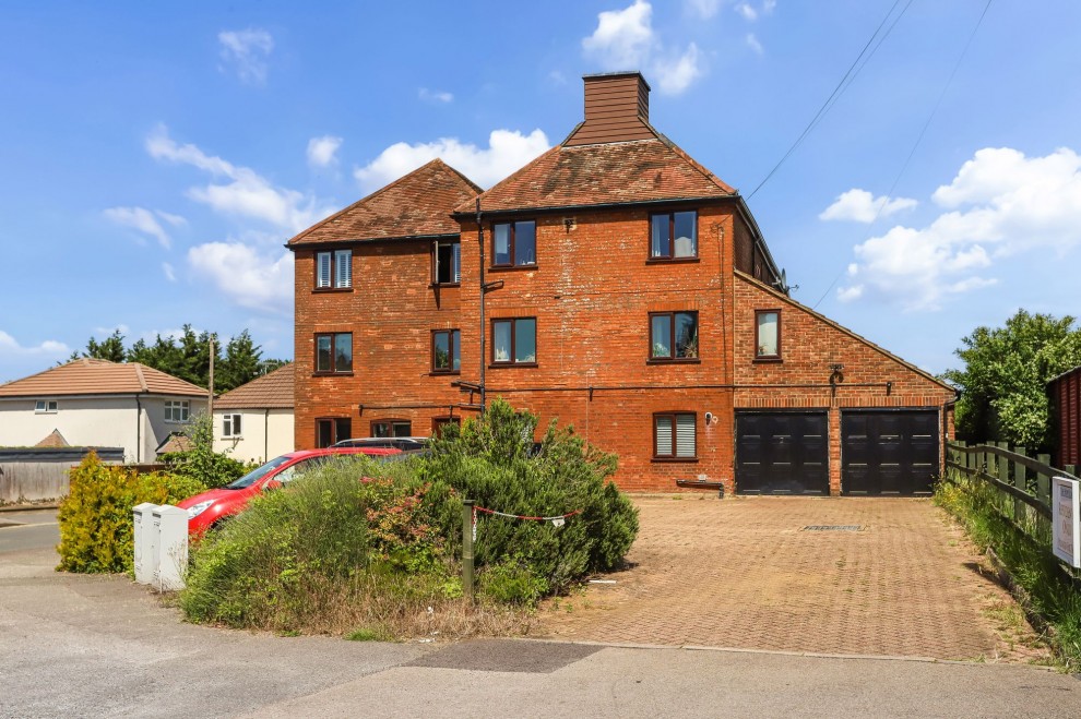 Weydon Lane, Farnham, GU9