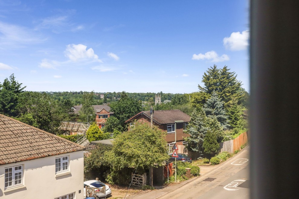 Weydon Lane, Farnham, GU9