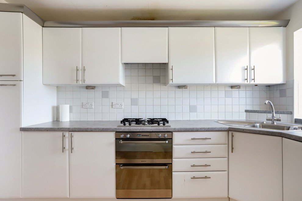 Weydon Lane, Farnham, GU9