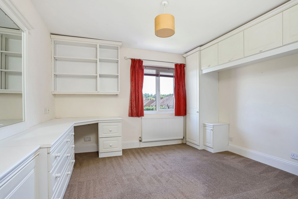 Weydon Lane, Farnham, GU9