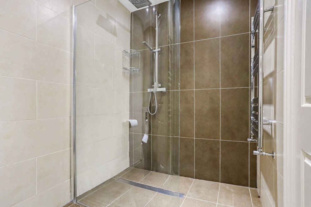 Weydon Lane, Farnham, GU9