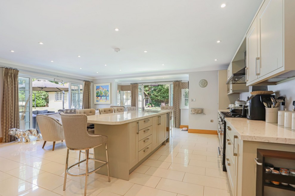25 Crooksbury Road, Farnham, GU10