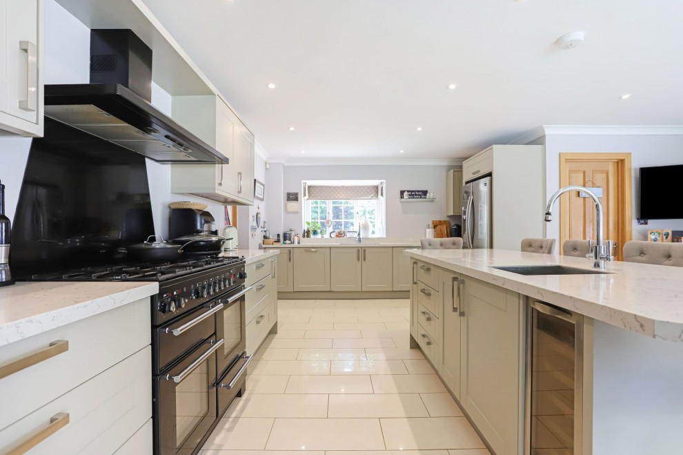 25 Crooksbury Road, Farnham, GU10