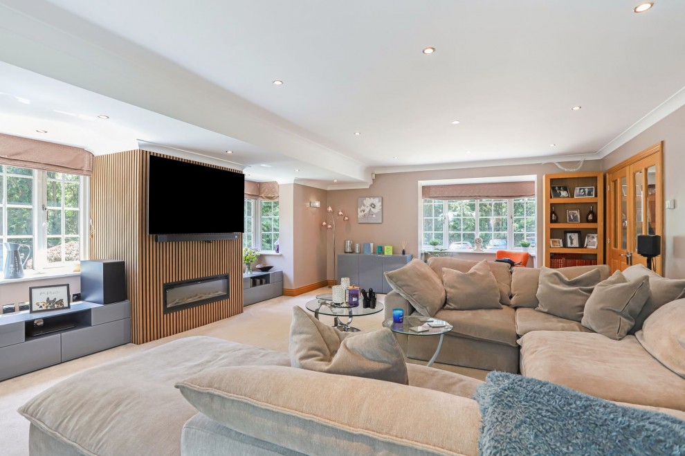 25 Crooksbury Road, Farnham, GU10