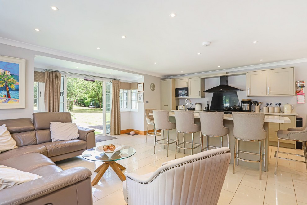 25 Crooksbury Road, Farnham, GU10