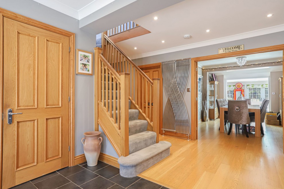 25 Crooksbury Road, Farnham, GU10