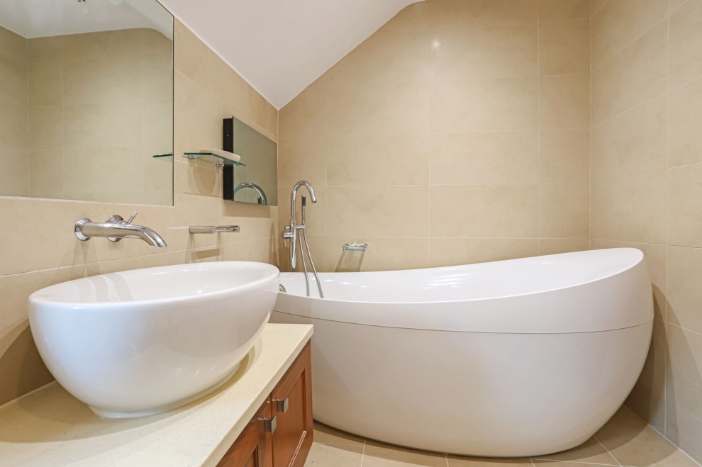 25 Crooksbury Road, Farnham, GU10