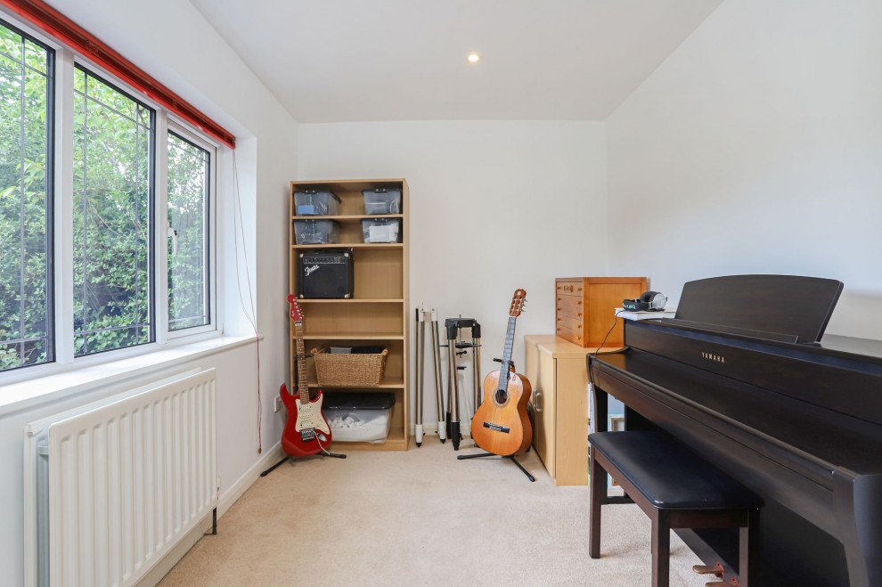Waverley Lane, Farnham, GU9