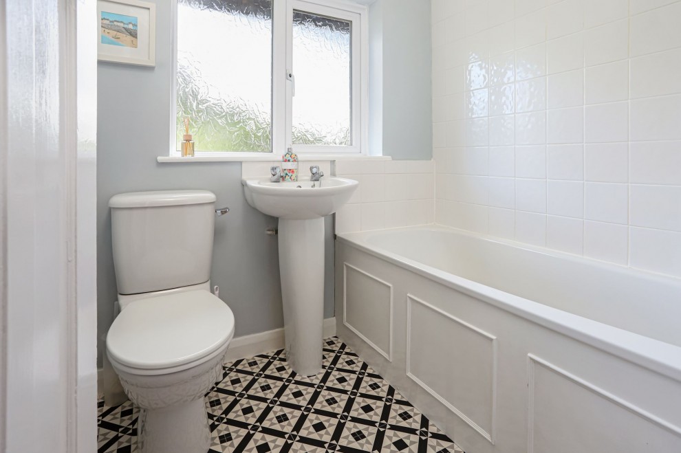 Waverley Lane, Farnham, GU9