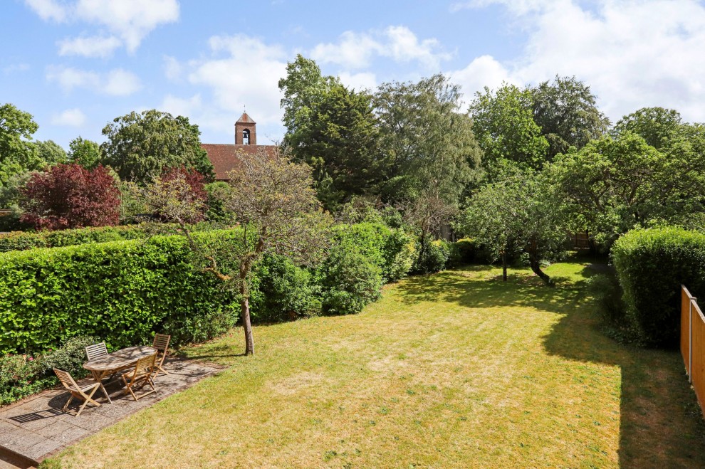 Waverley Lane, Farnham, GU9