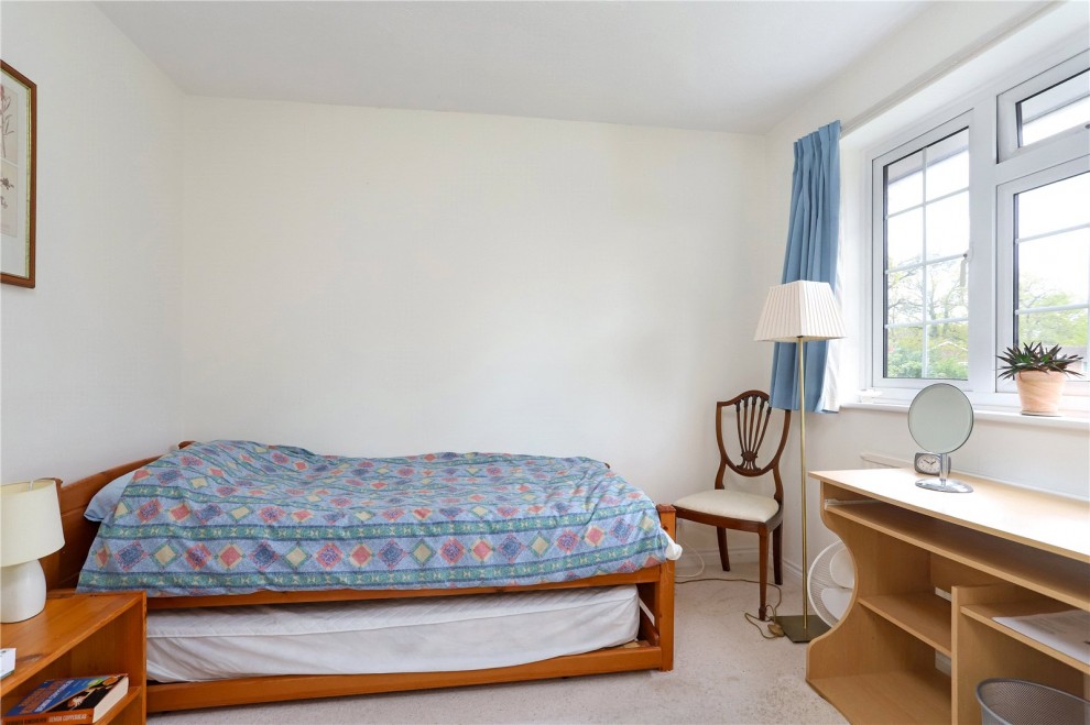 Hollis Wood Drive, Farnham, Surrey