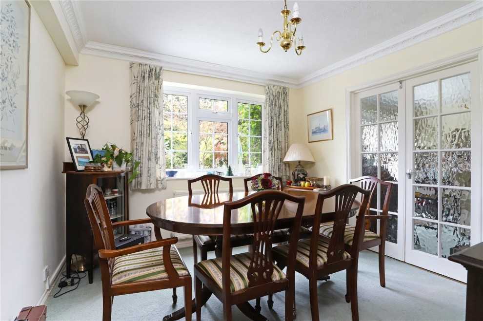 Hollis Wood Drive, Farnham, Surrey