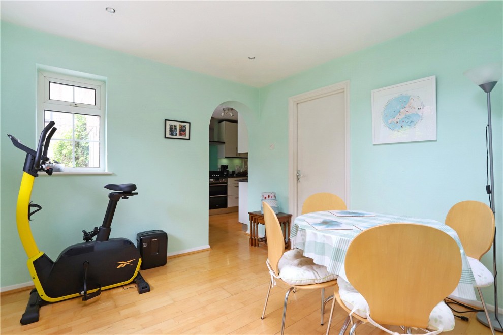 Hollis Wood Drive, Farnham, Surrey