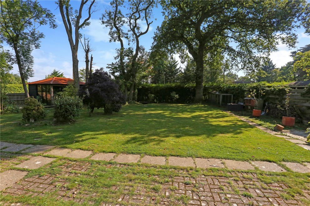 Quennells Hill, Farnham, Surrey
