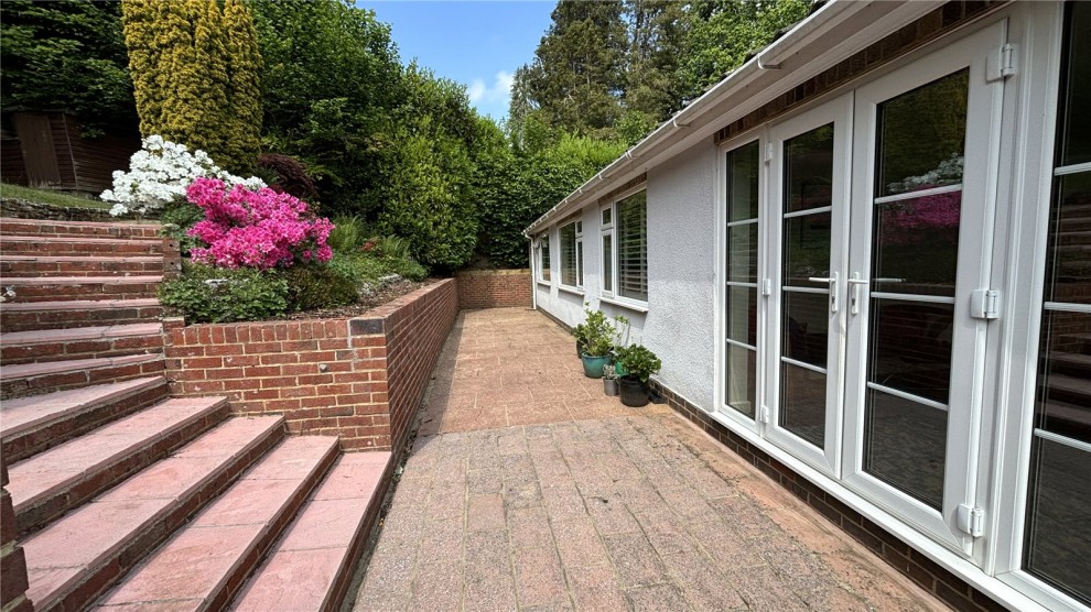 Ford Lane, Farnham, Surrey