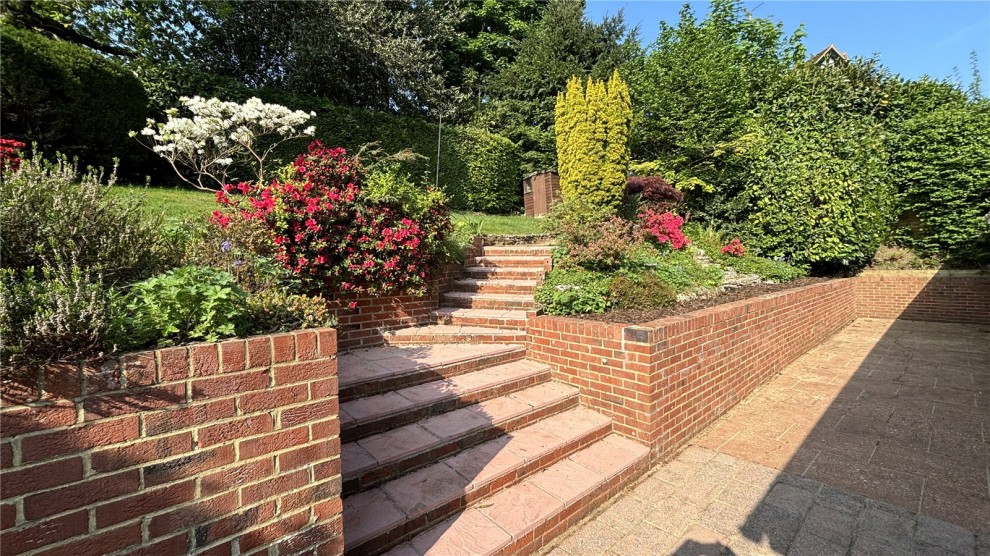 Ford Lane, Farnham, Surrey