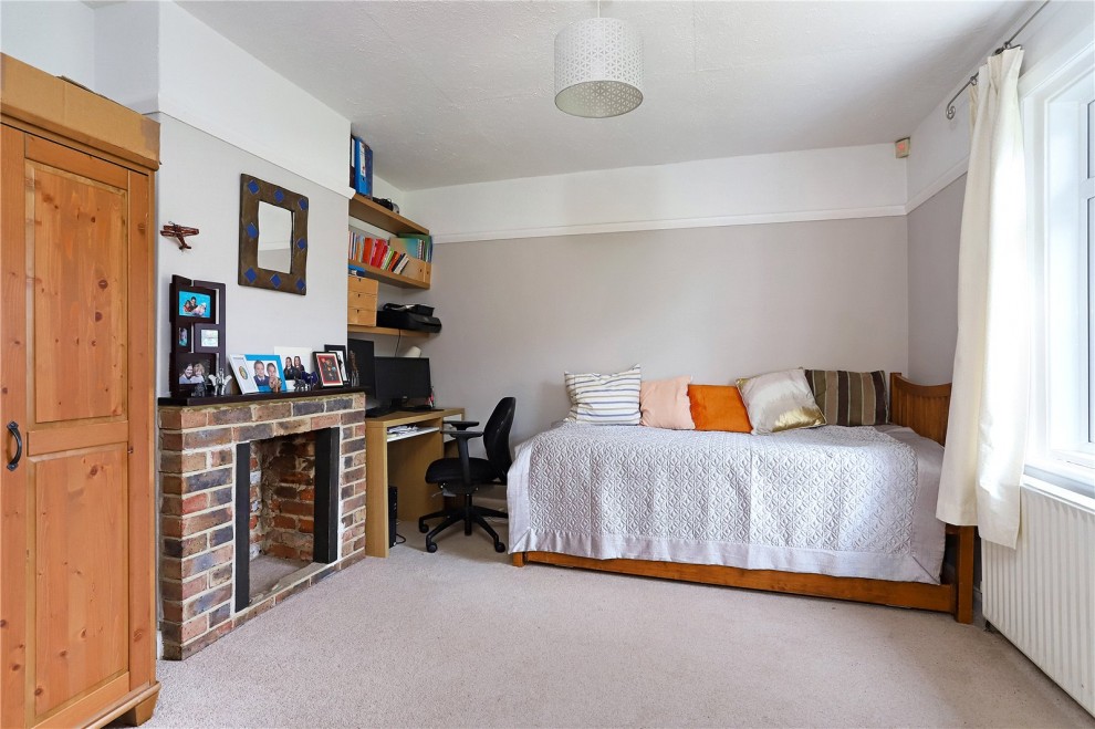 Jubilee Lane, Farnham, Surrey