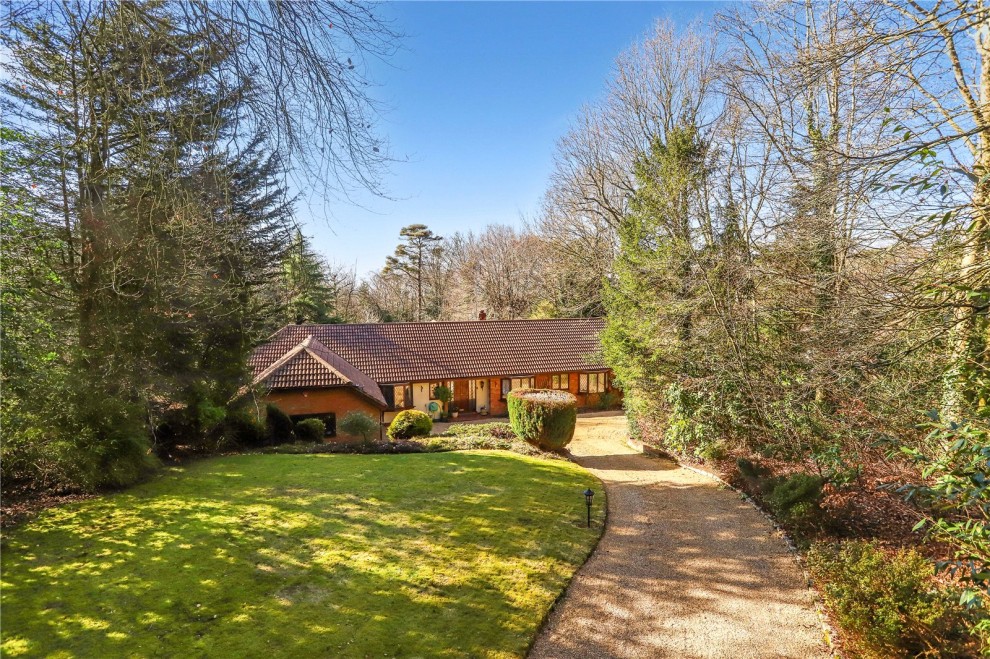 Ewshot, Farnham, Surrey