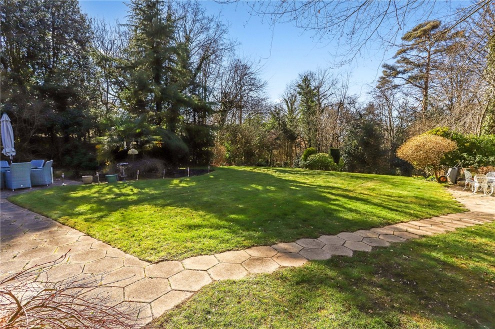 Ewshot, Farnham, Surrey