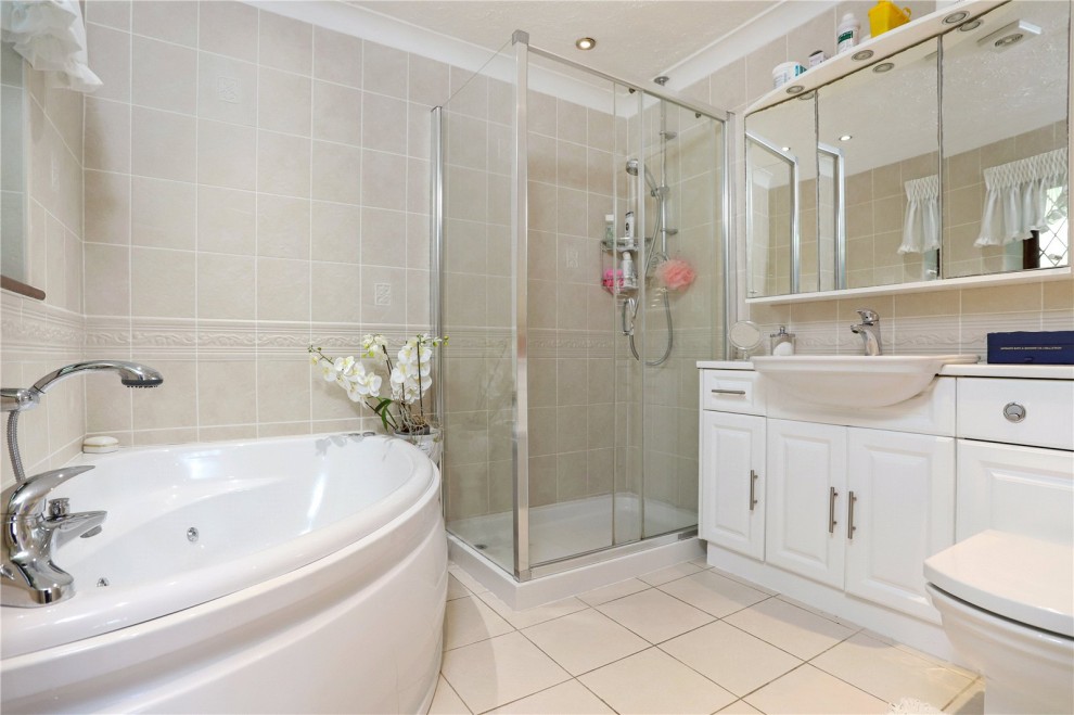 Ewshot, Farnham, Surrey