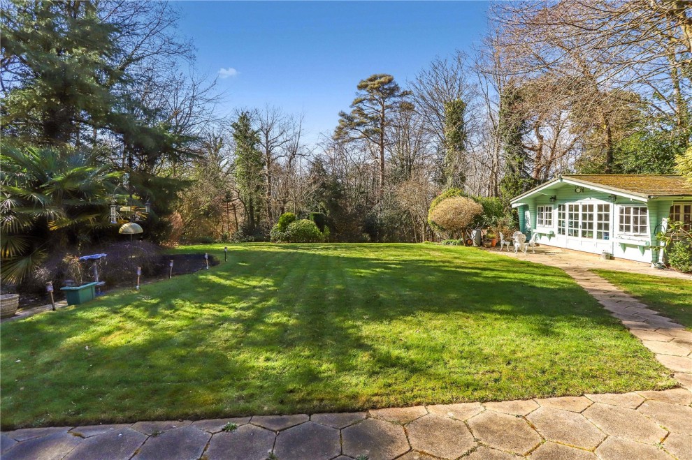 Ewshot, Farnham, Surrey