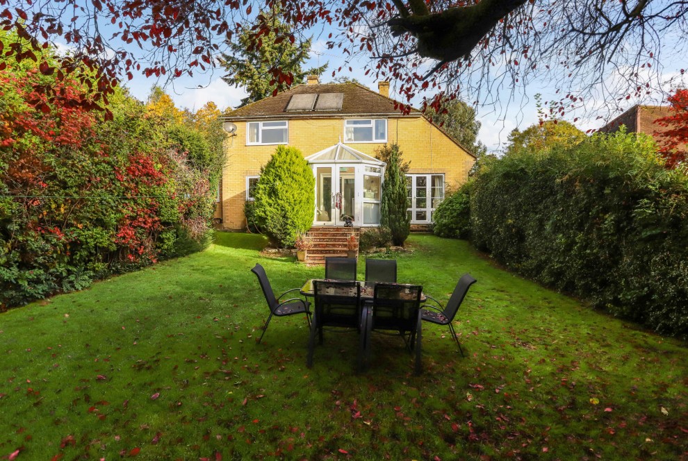 Gorse Lane, Farnham, Surrey