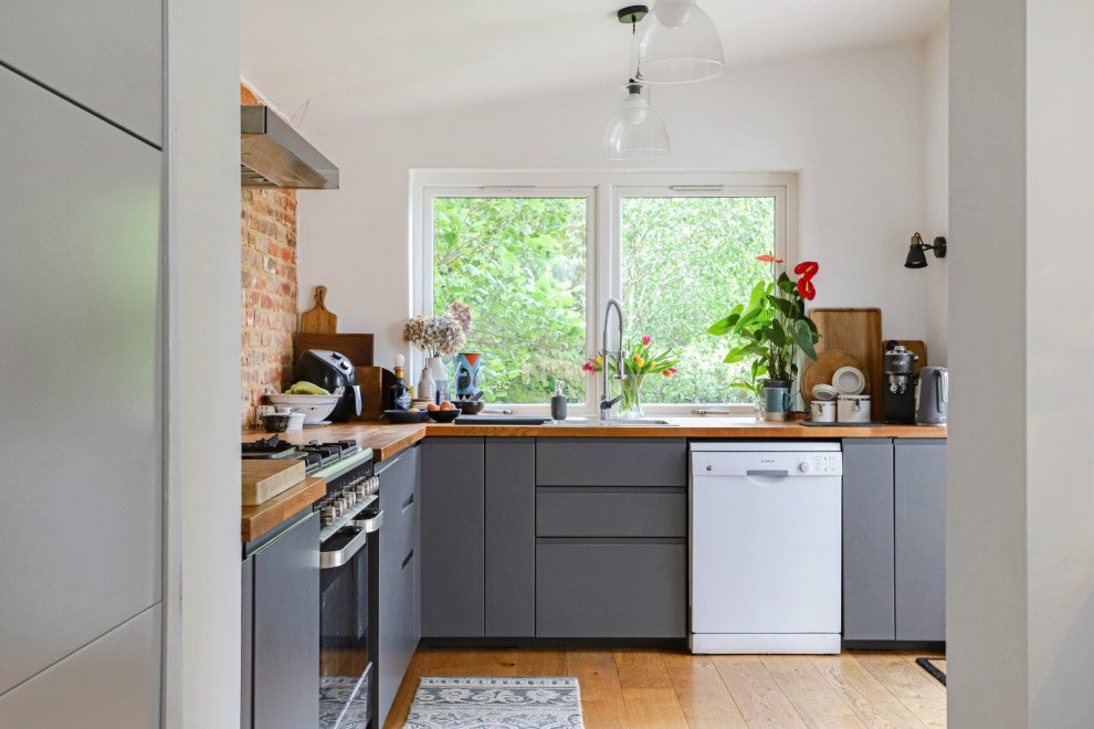 Ewshot, Farnham, Surrey
