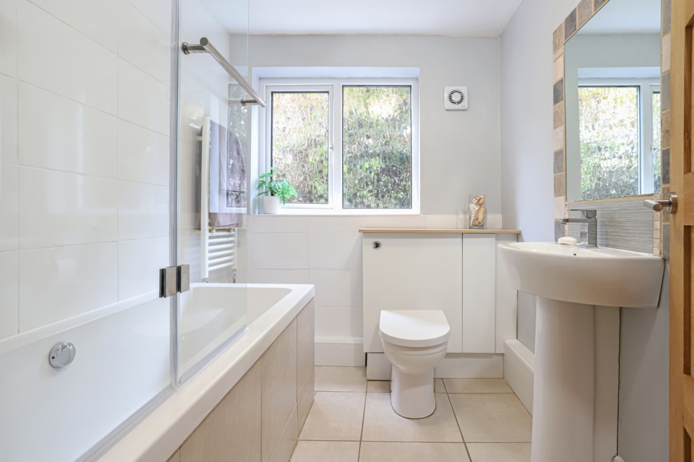 Ewshot, Farnham, Surrey