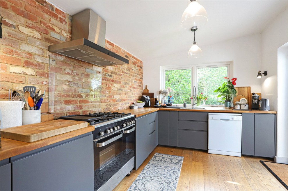 Ewshot, Farnham, Surrey