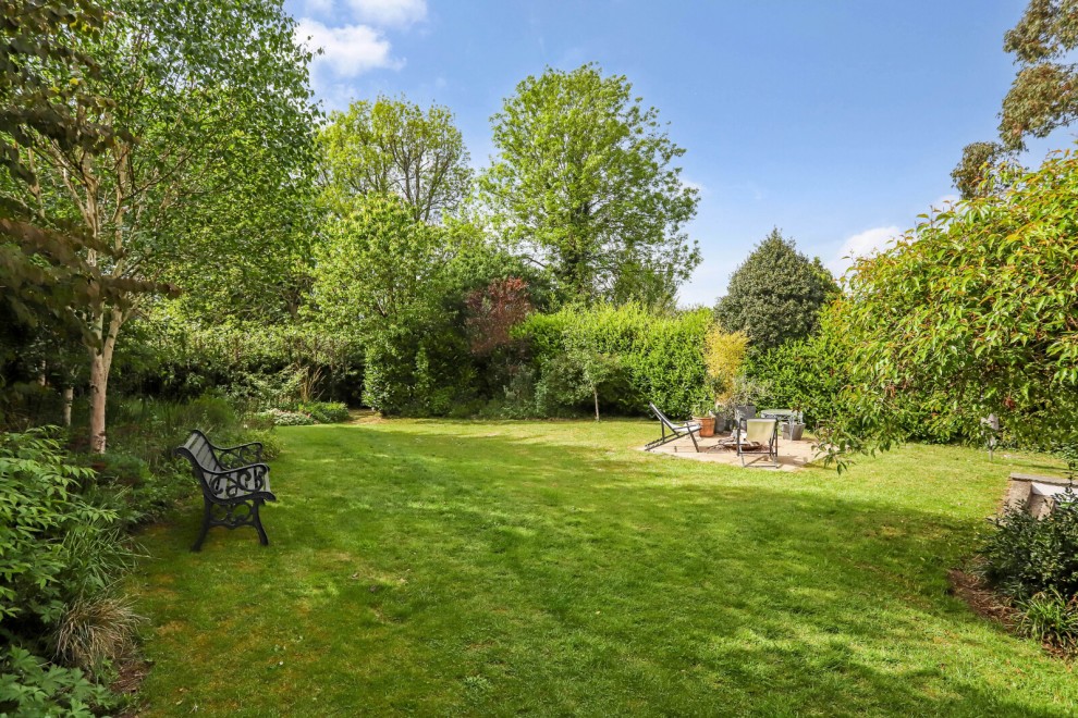 Ewshot, Farnham, Surrey