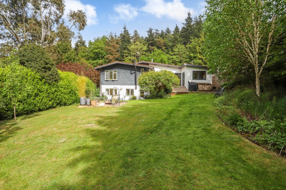 Ewshot, Farnham, Surrey