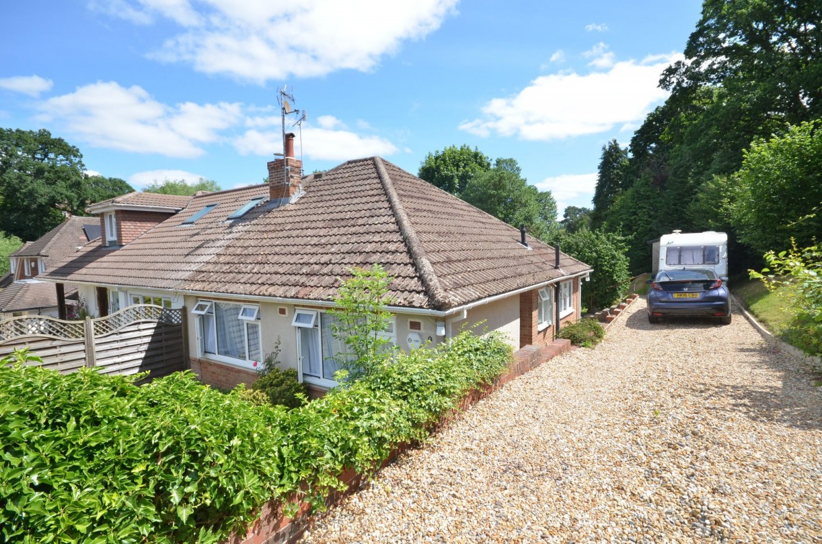 Kiln Lane, Lower Bourne, GU10