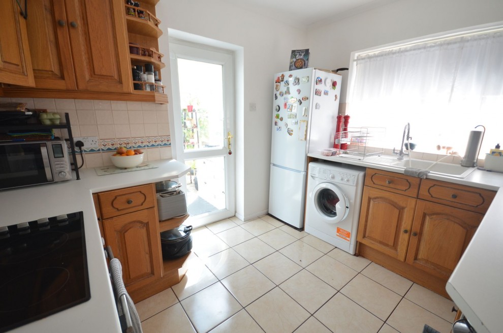 Kiln Lane, Lower Bourne, GU10
