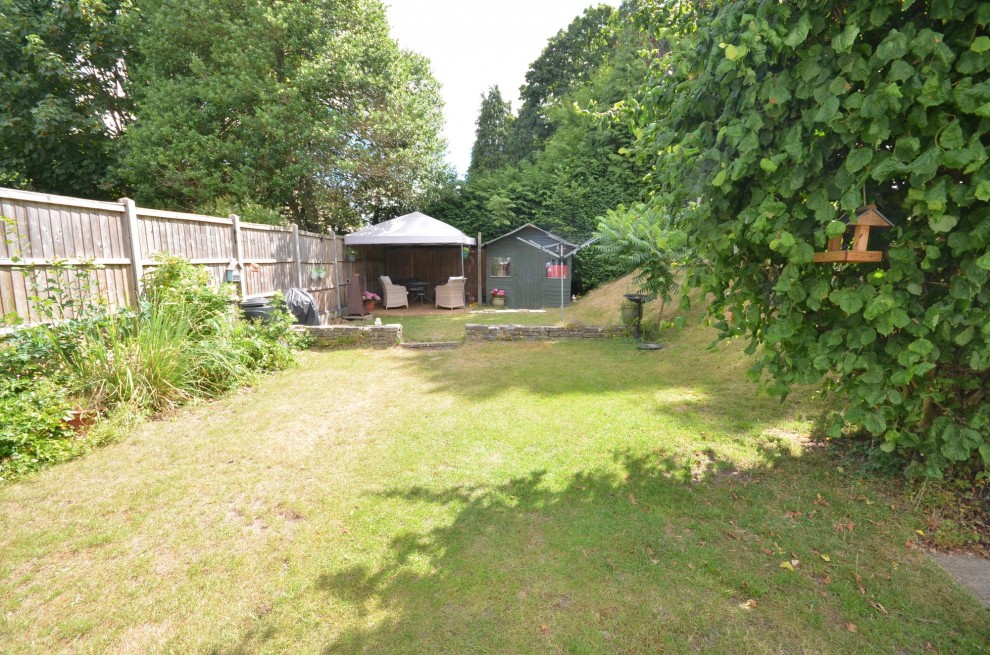 Kiln Lane, Lower Bourne, GU10
