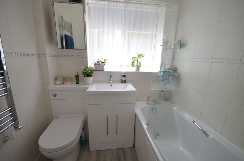 Kiln Lane, Lower Bourne, GU10