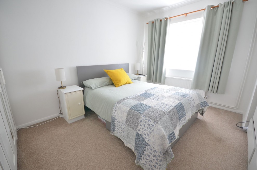 Kiln Lane, Lower Bourne, GU10