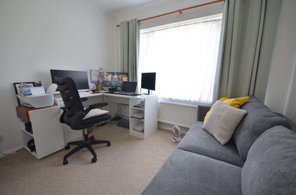Kiln Lane, Lower Bourne, GU10