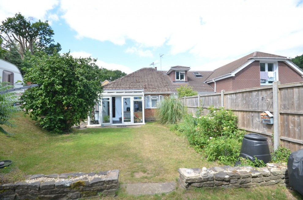 Kiln Lane, Lower Bourne, GU10