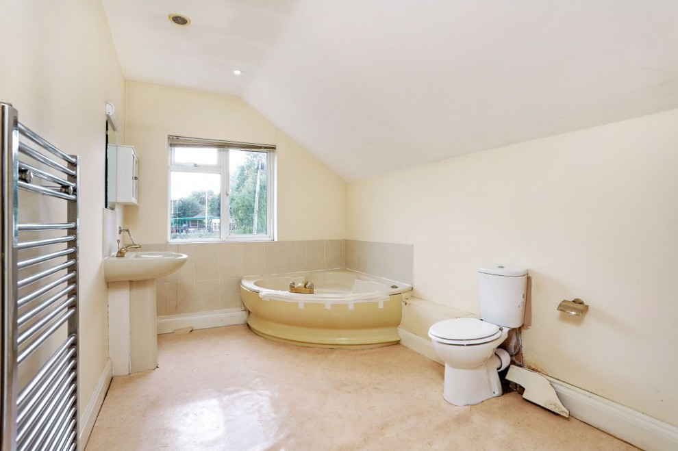 Little Green Lane, Farnham, GU9