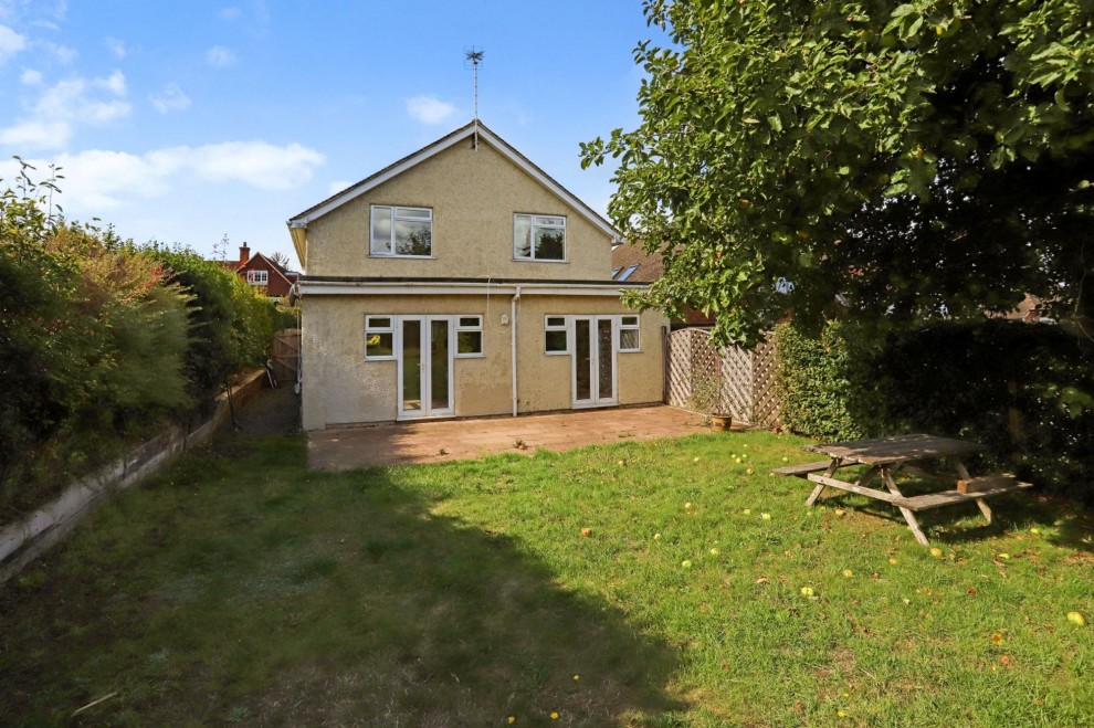Little Green Lane, Farnham, GU9