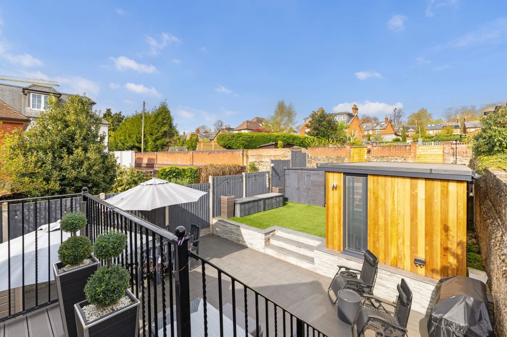East Street, Farnham, GU9
