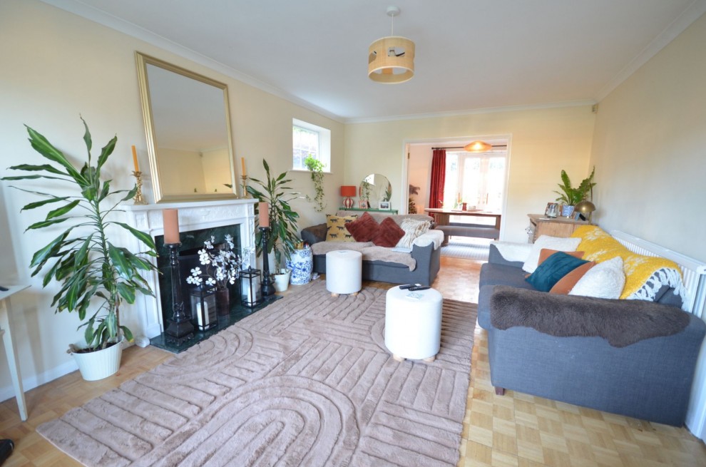 Coniston Drive, Farnham, GU9
