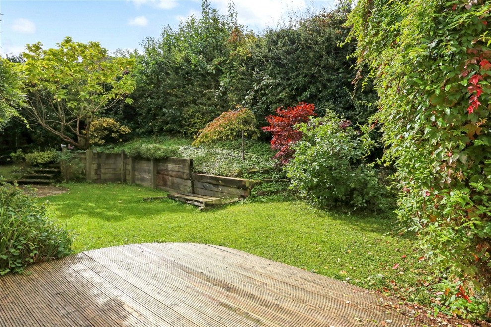 Coniston Drive, Farnham, GU9