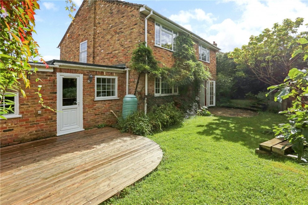 Coniston Drive, Farnham, GU9