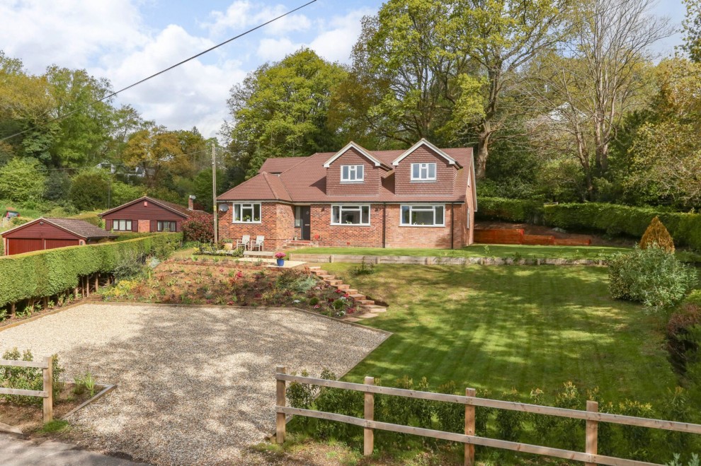 Middle Bourne Lane, Lower Bourne, GU10