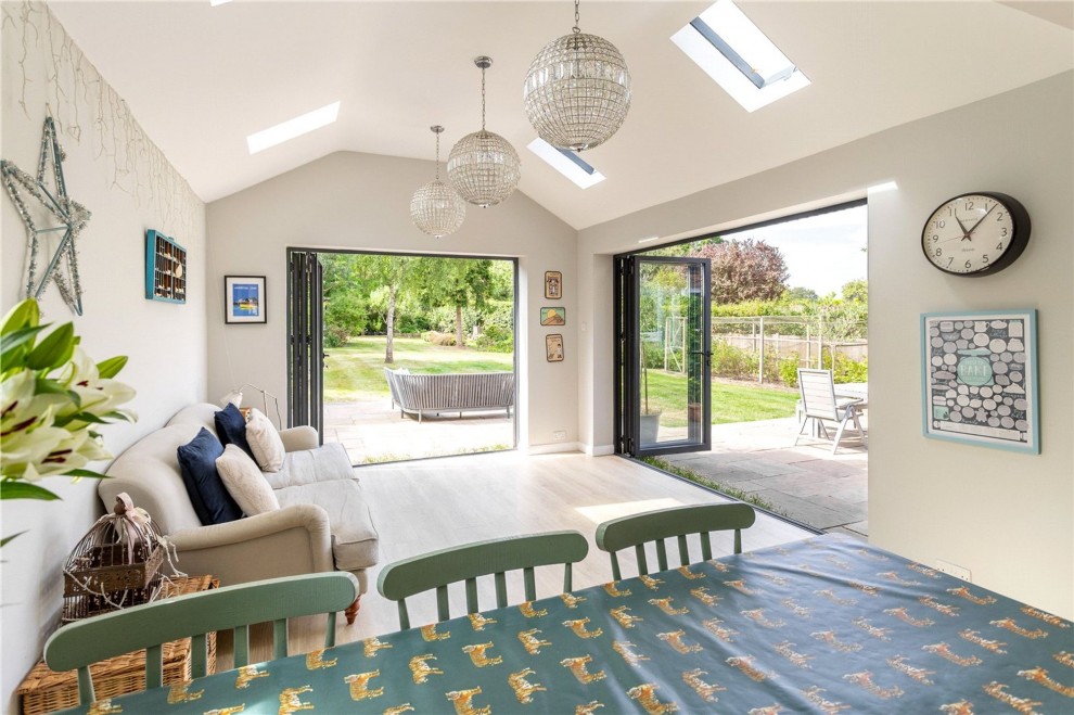 Lynch Road, Farnham, GU9