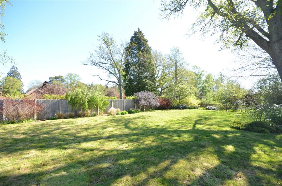 Silver Birches Way, Elstead, GU8