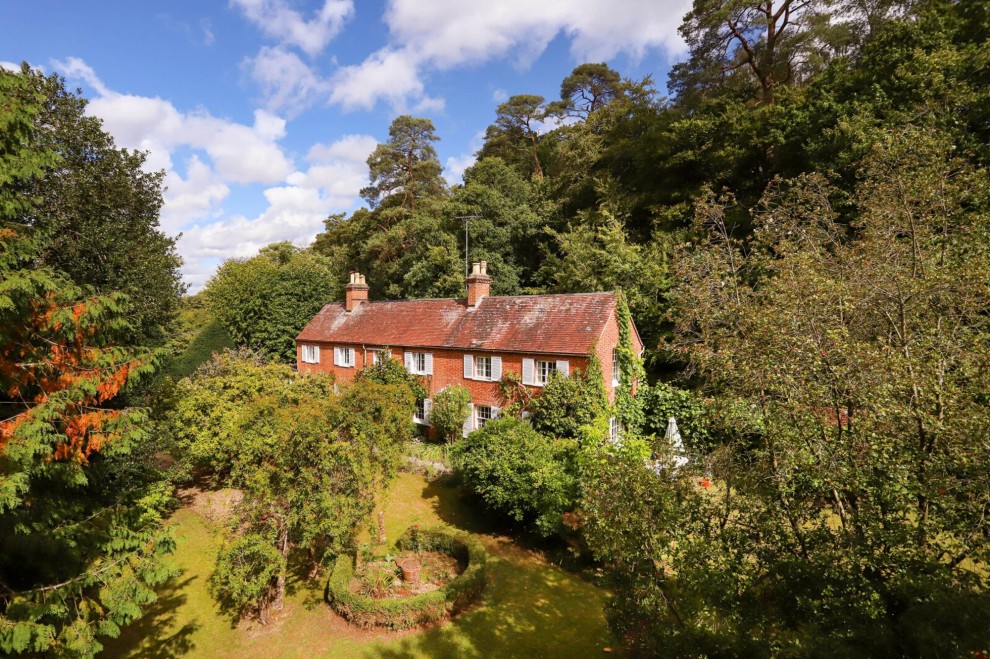 Moor Park Lane, Farnham, GU10
