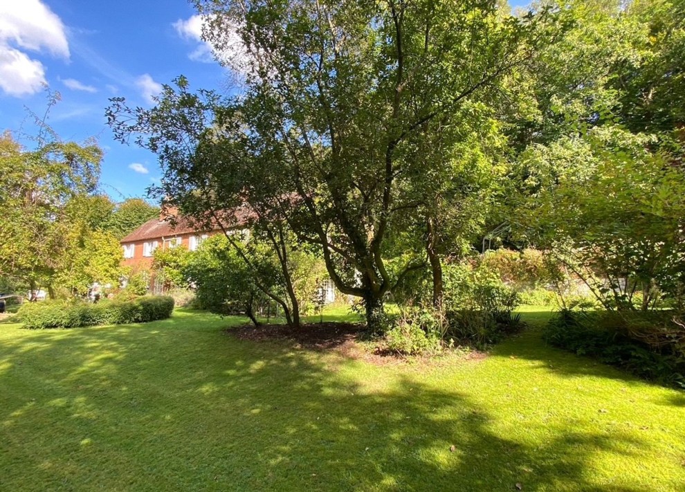 Moor Park Lane, Farnham, GU10