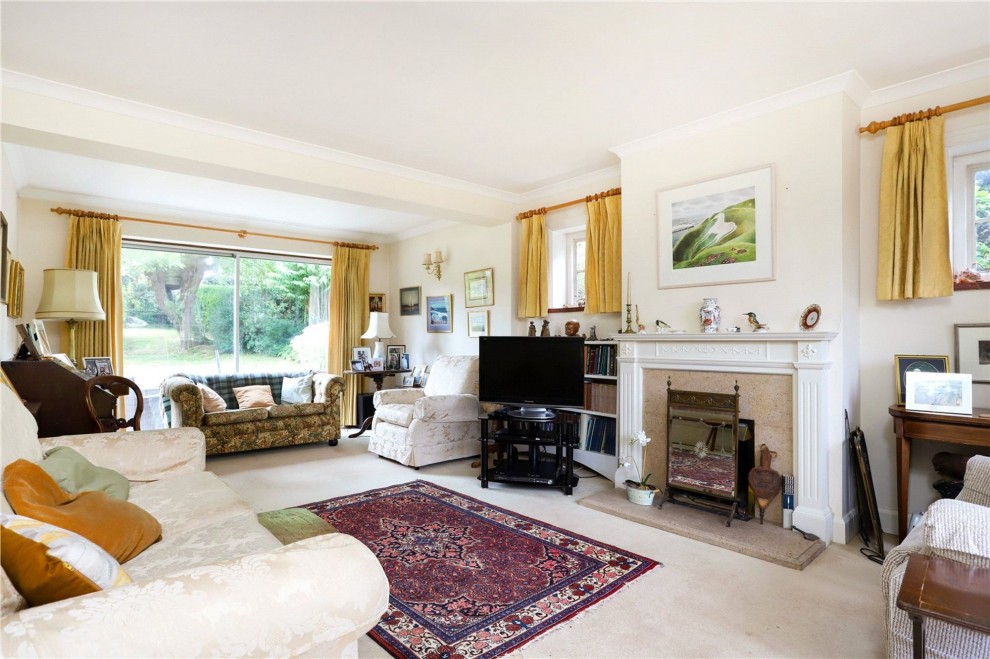 Old Compton Lane, Farnham, GU9